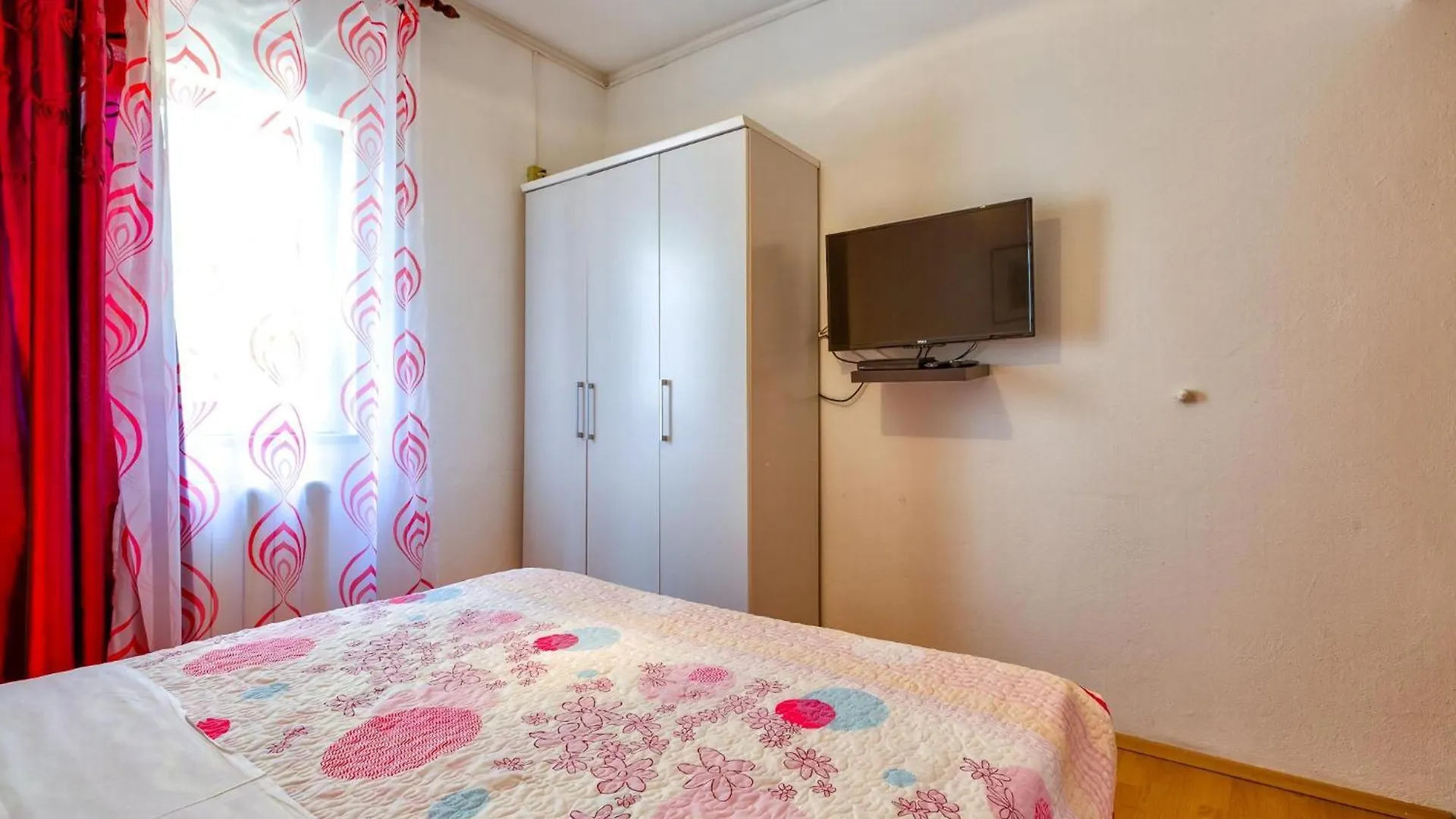 Tolles Appartement Meri 3 Mit Grill Und Garten Mali Lošinj