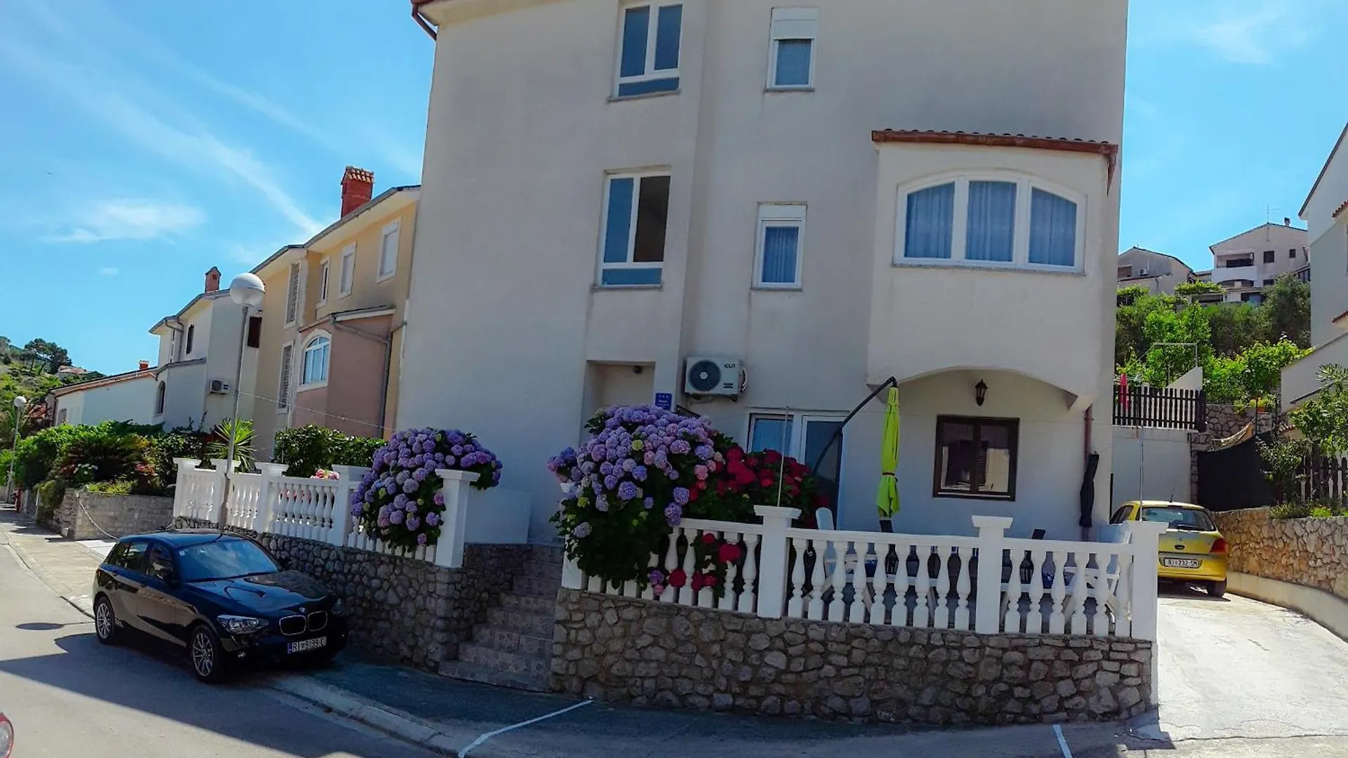 Daire Tolles Appartement Meri 3 Mit Grill Und Garten Mali Lošinj